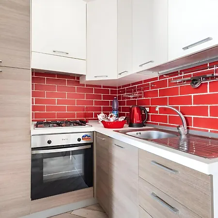 Апартаменты Romantico Monolocale Veranda Privata Vista Mare