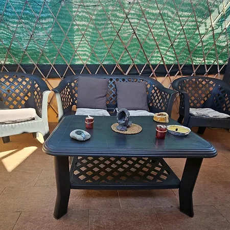 Апартаменты Romantico Monolocale Veranda Privata Vista Mare
