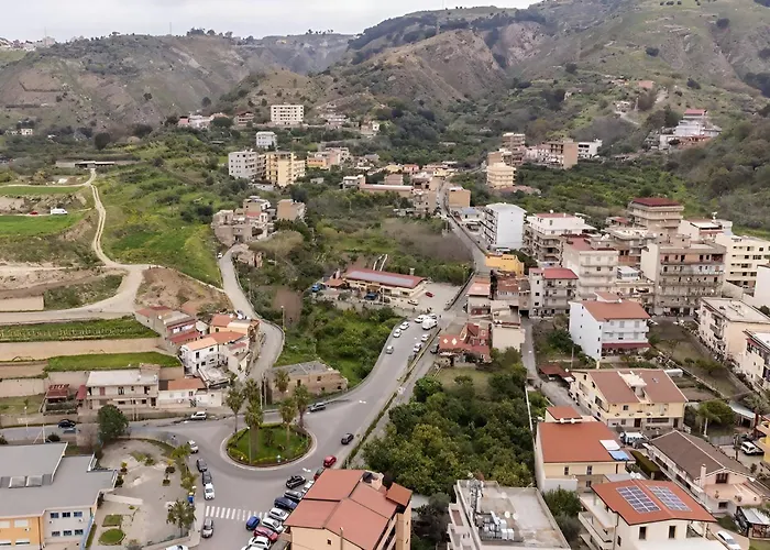 公寓 Romantico Monolocale Veranda Privata Vista Mare 雷焦卡拉布里亚